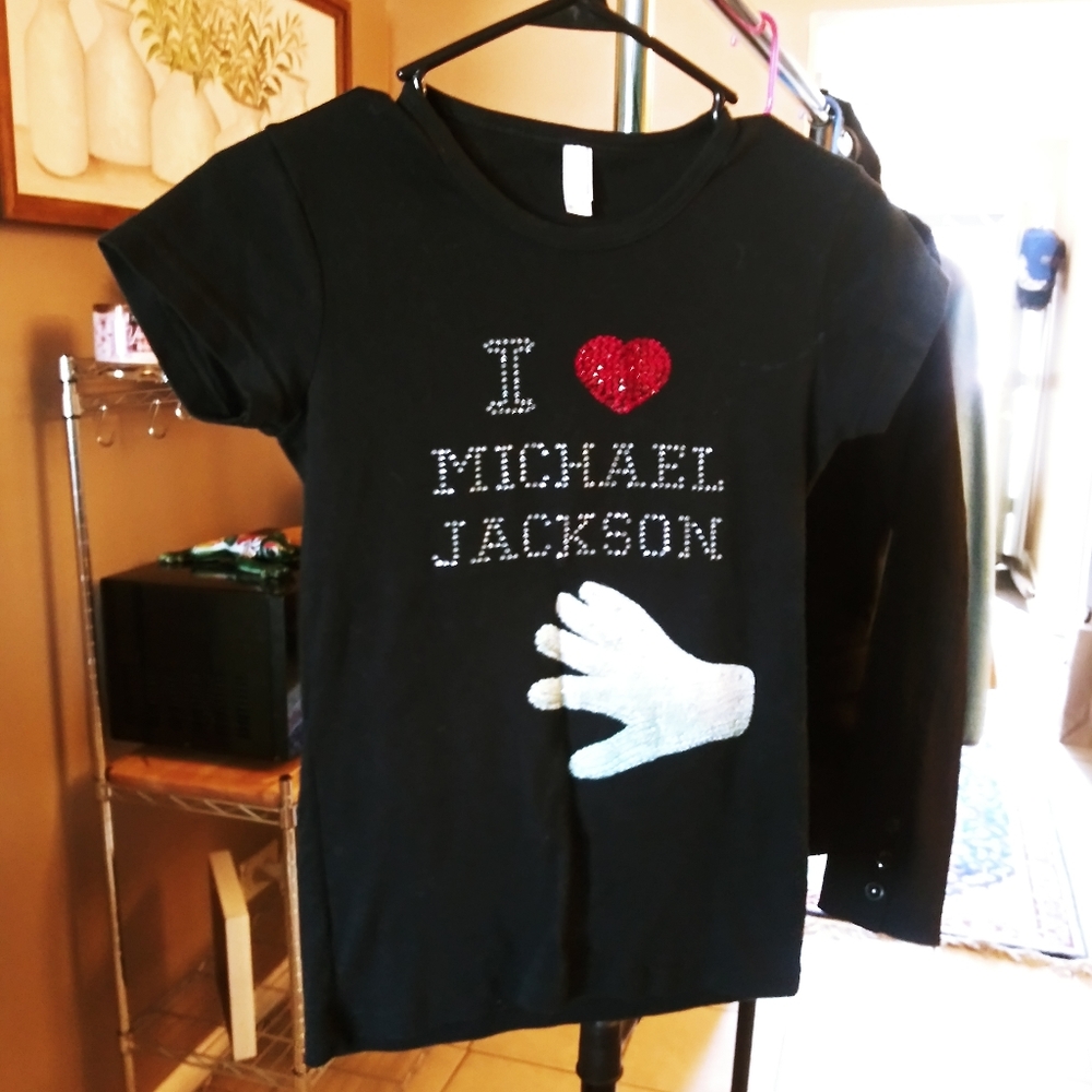 Womans tee - Picture 1 of 1